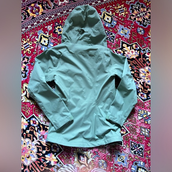 Women's Granite Crest Rain Jacket in Light Green - Picture 6 of 7
